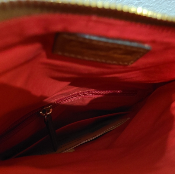 Dooney & Bourke leather crossbody - Picture 5 of 6